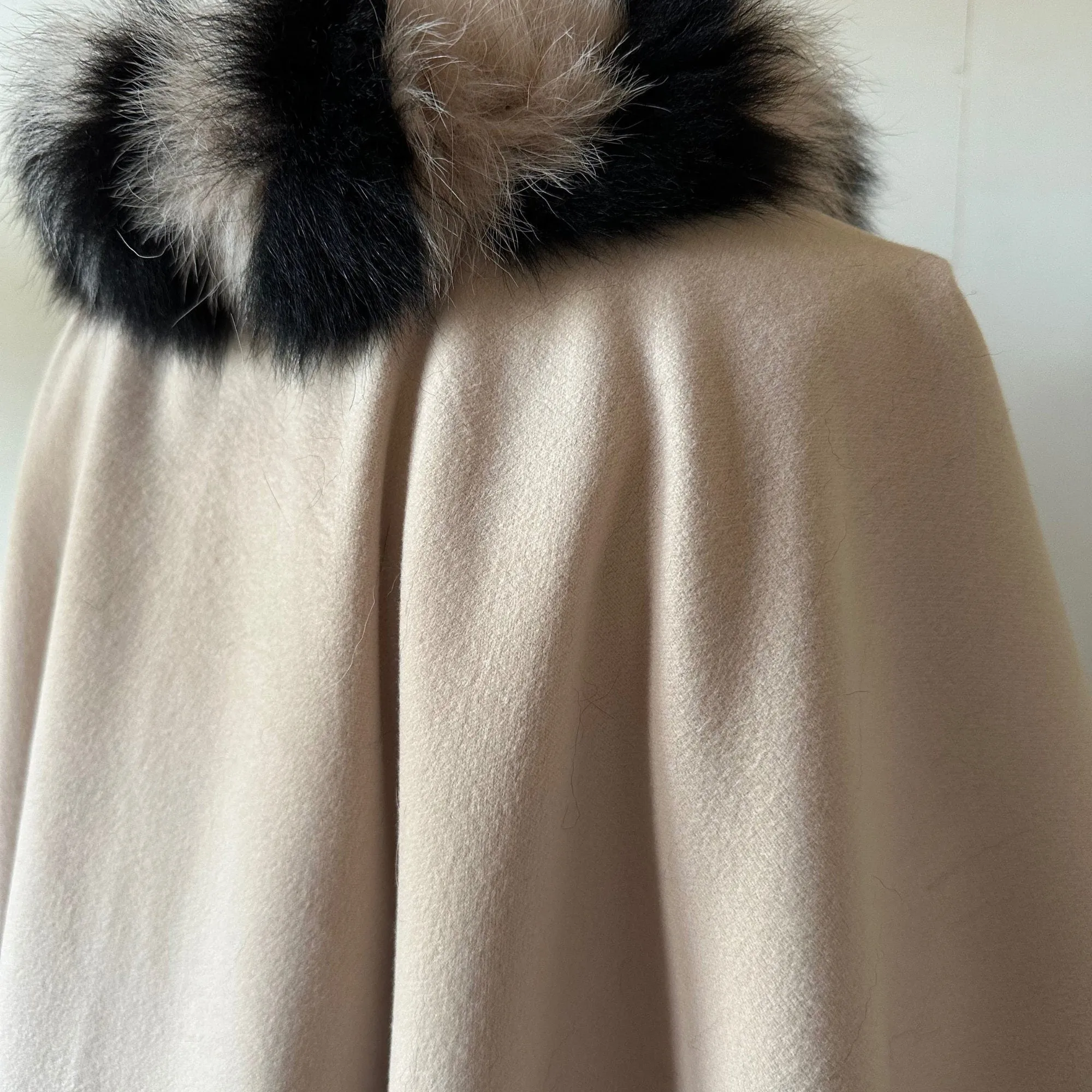 Women Beige Cape long Woolen blend and trim arctic fox fur